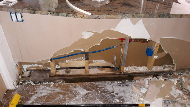 Water damage restoration process in Chenoweth, OR